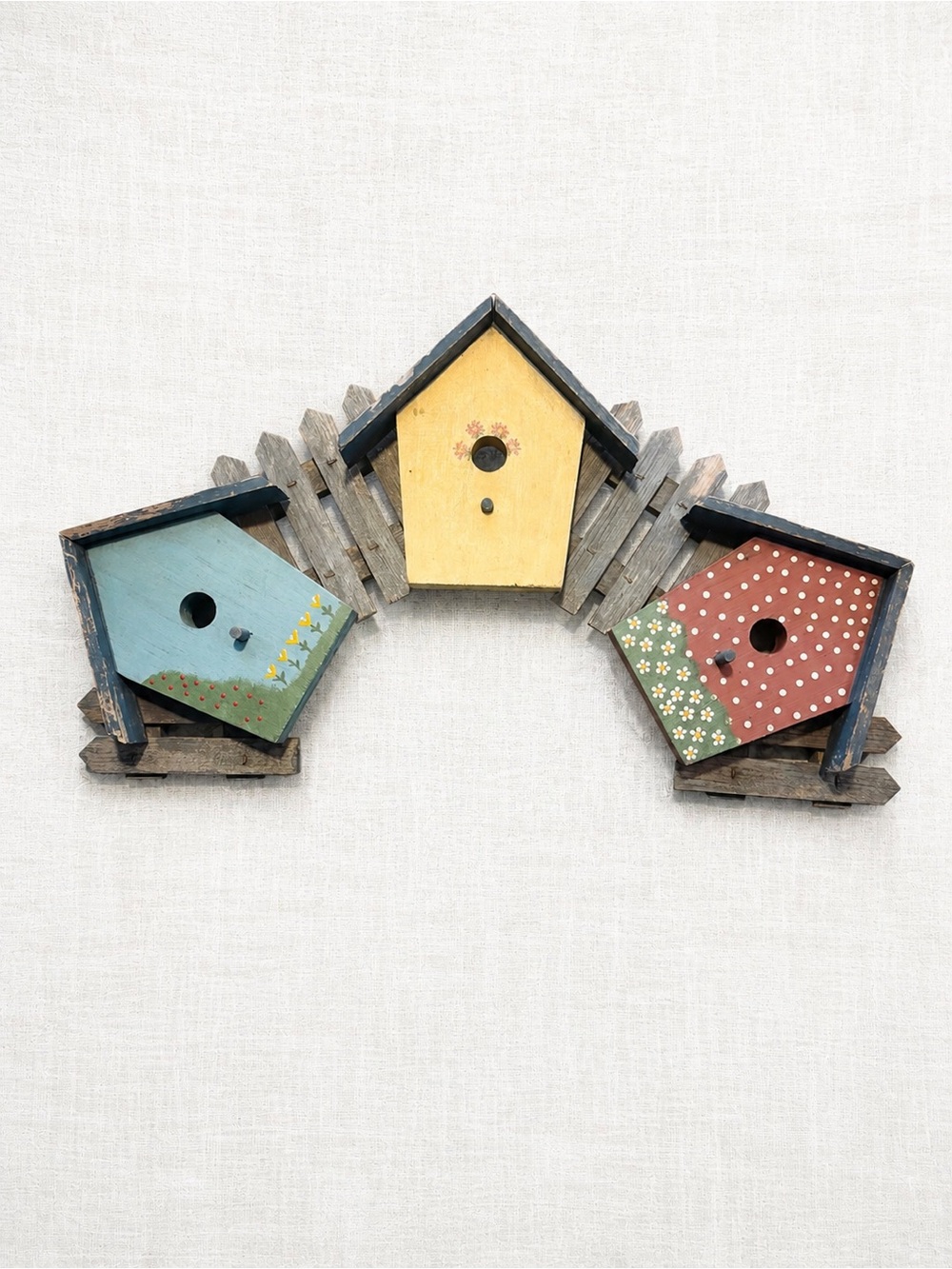 Vintage 90s distressed Wooden Birdhouse Wall Hanging – Rustic Farmhouse
